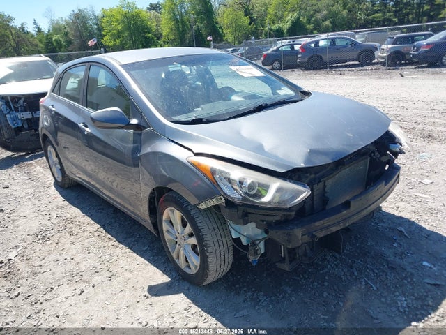 Salvage Hyundai ELANTRA Image