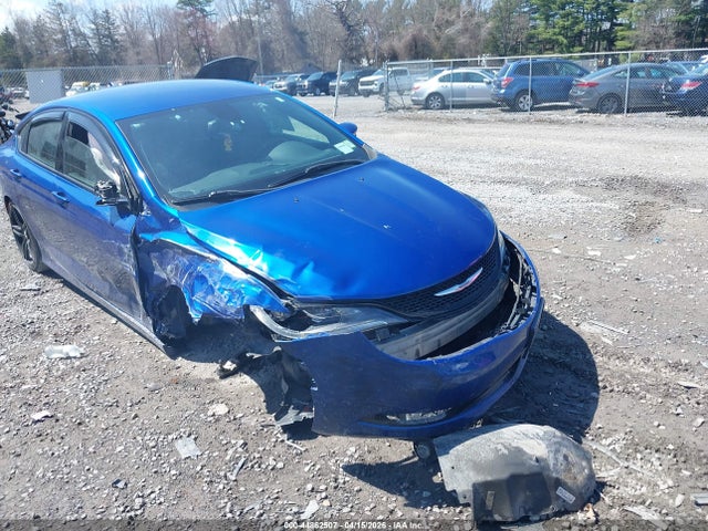 Salvage Chrysler 200 Image