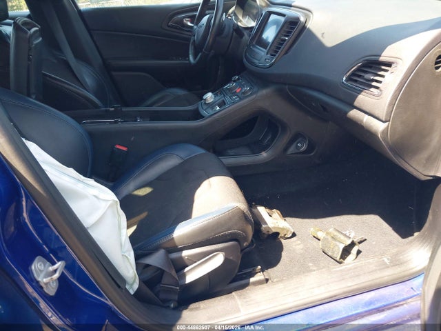 Chrysler 200 S