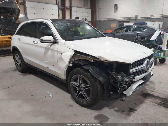 Salvage Mercedes-Benz GLC Image