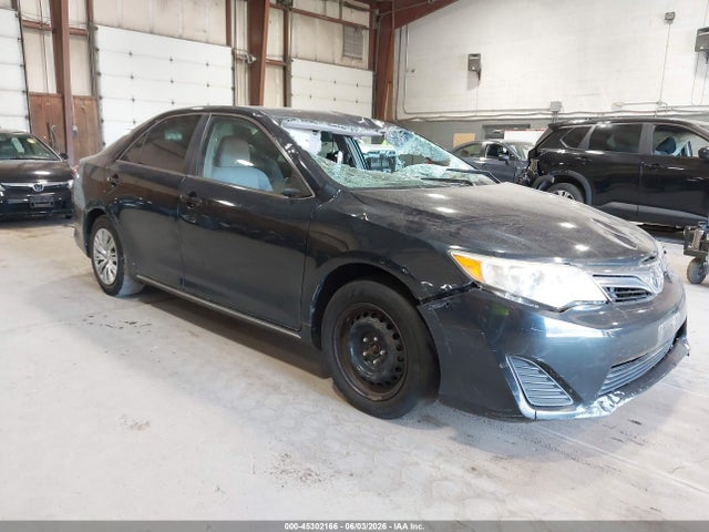 Salvage Toyota Camry Image