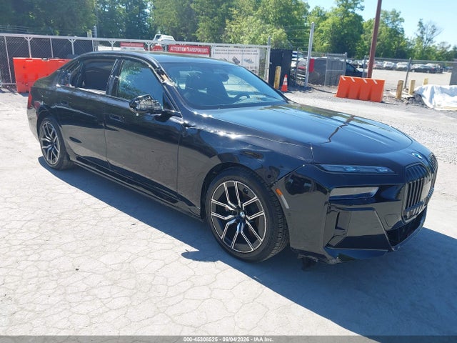 Salvage BMW i7 Image