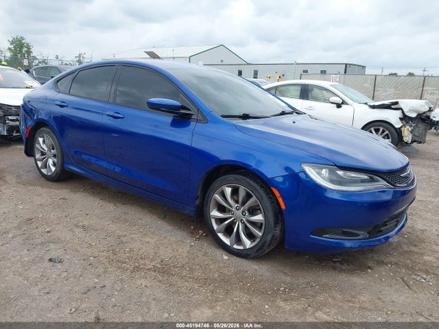 Salvage Chrysler 200 Image