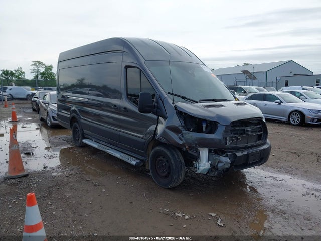 Salvage Ford Transit Image