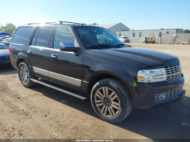 Salvage Lincoln Navigator Image