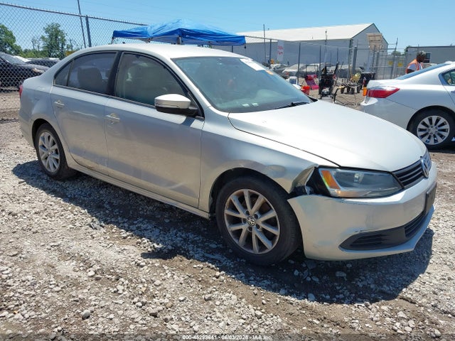 Salvage Volkswagen Jetta Image