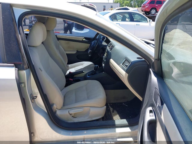 Volkswagen Jetta 2.5l Se