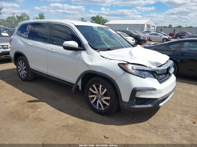 Salvage Honda Pilot Image