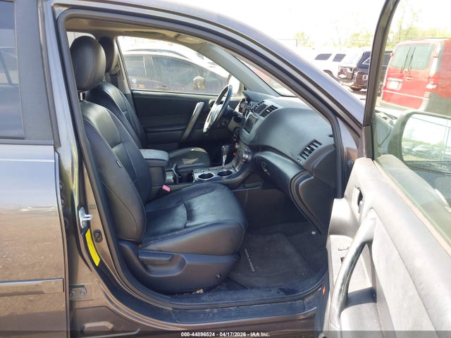Toyota Highlander Sport