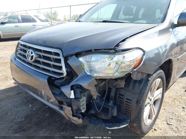 Toyota Highlander Sport