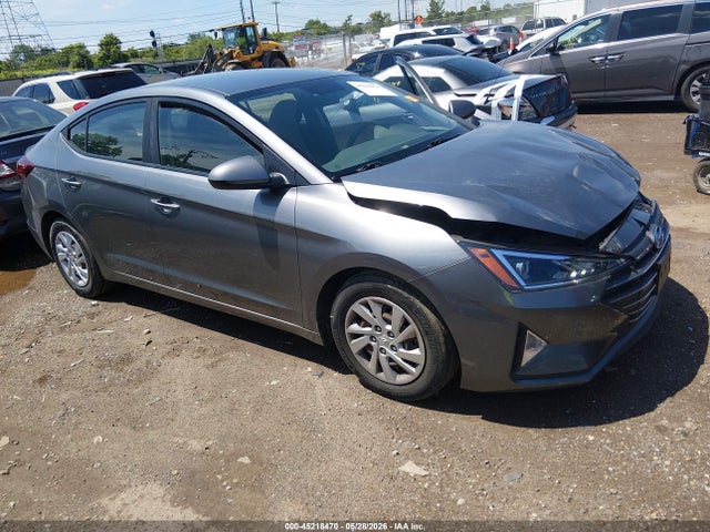 Salvage Hyundai ELANTRA Image