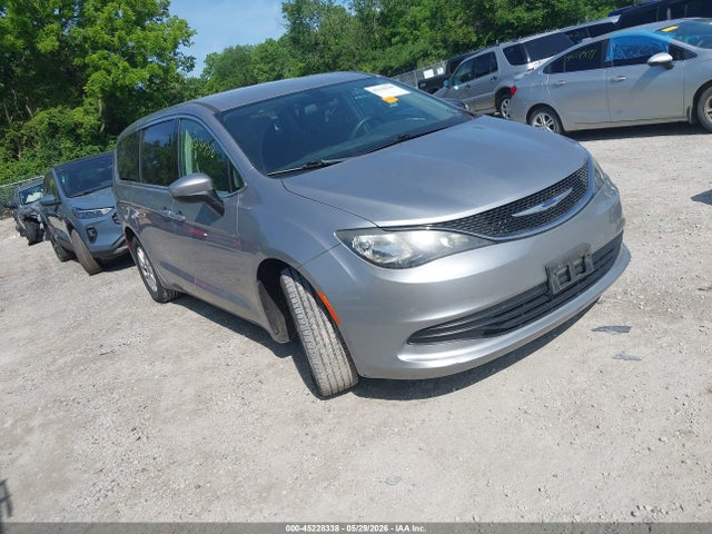 Salvage Chrysler Pacifica Image