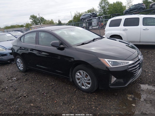 Salvage Hyundai ELANTRA Image