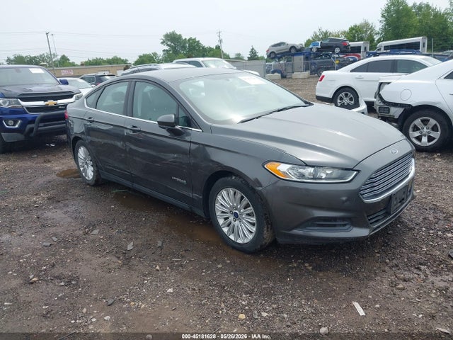 Salvage Ford Fusion Image