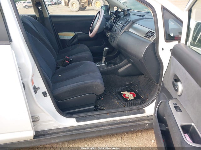 Nissan Versa 1.8s