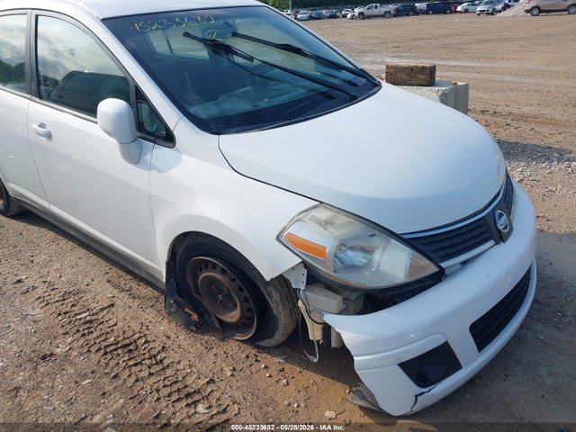 Nissan Versa 1.8s