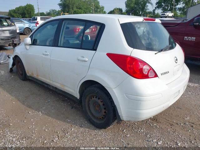 Nissan Versa 1.8s