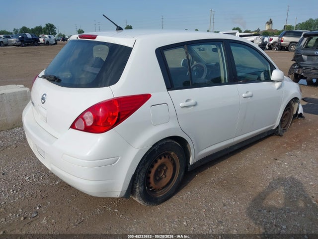 Nissan Versa 1.8s