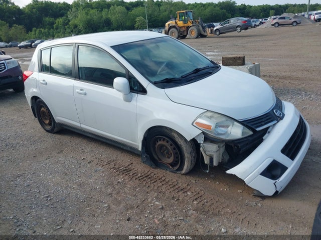 Salvage Nissan Versa Image