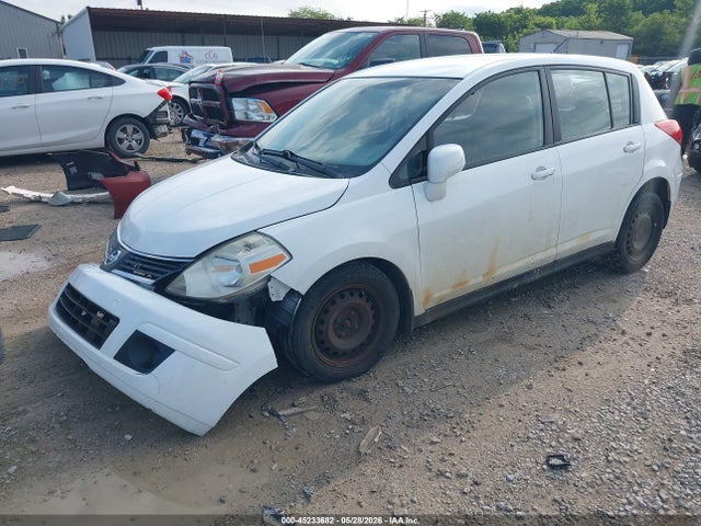 Nissan Versa 1.8s