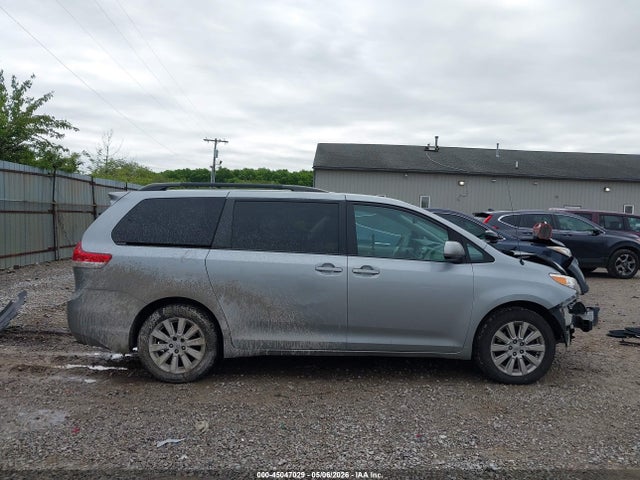 Toyota Sienna Le 7 Passenger