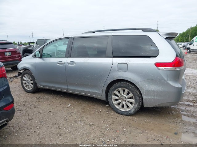 Toyota Sienna Le 7 Passenger