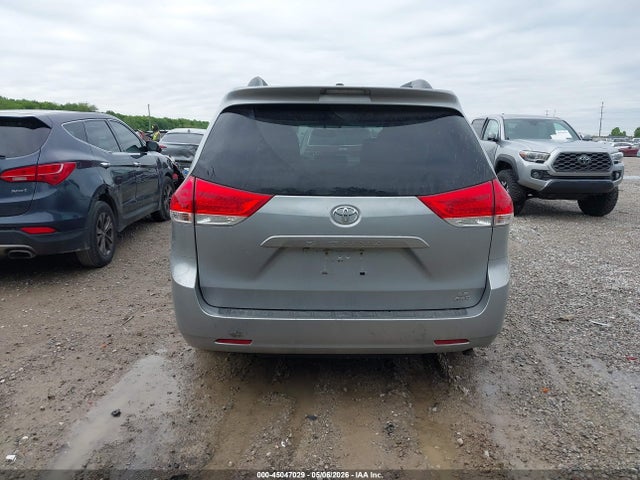 Toyota Sienna Le 7 Passenger