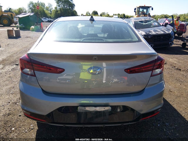 Hyundai ELANTRA Sel