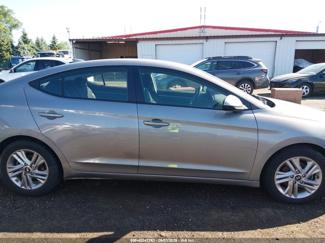 Hyundai ELANTRA Sel