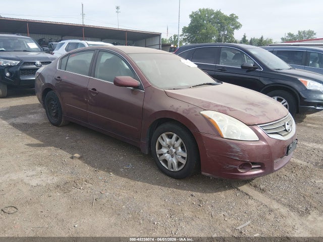 Salvage Nissan Altima Image