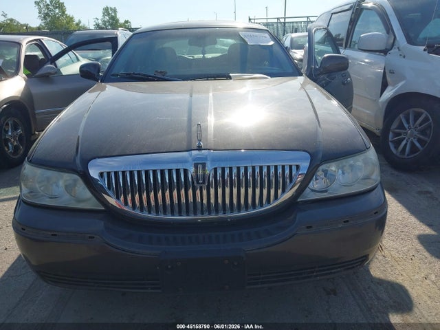 Lincoln Towncar Signature