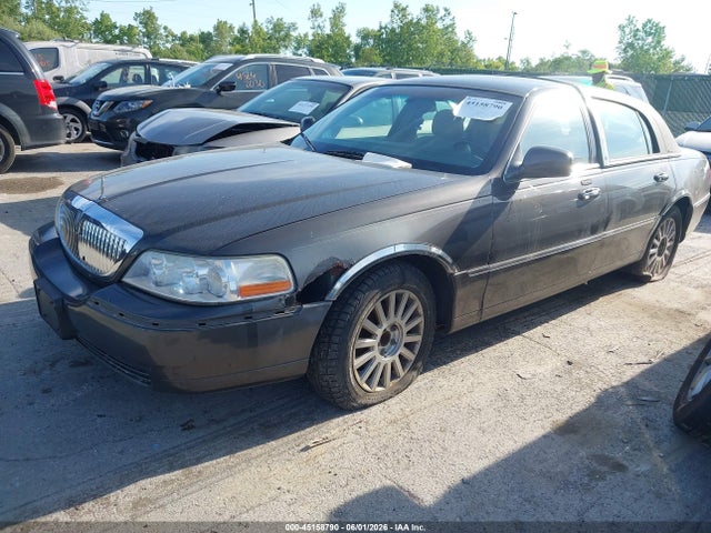 Lincoln Towncar Signature