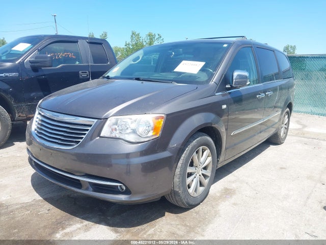 Chrysler Town & Country Touring-l 30th Anniversary