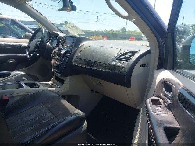 Chrysler Town & Country Touring-l 30th Anniversary