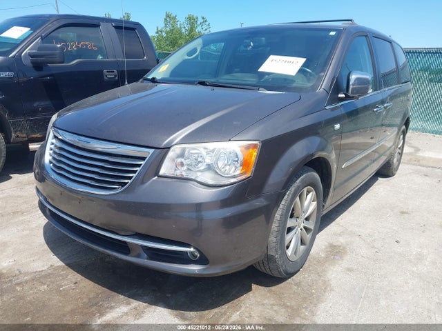 Chrysler Town & Country Touring-l 30th Anniversary