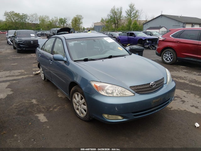 Salvage Toyota Camry Image