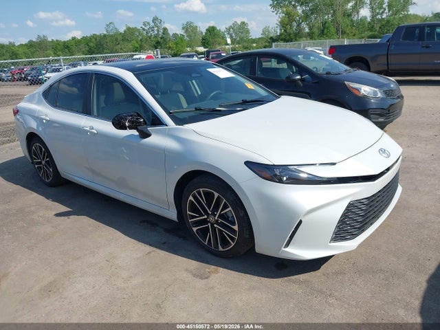 Salvage Toyota Camry Image