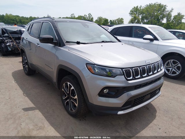 Salvage Jeep Compass Image