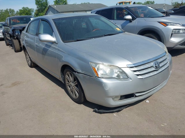 Salvage Toyota Avalon Image