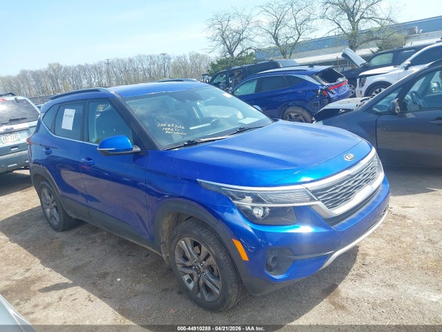 Salvage Kia Seltos Image