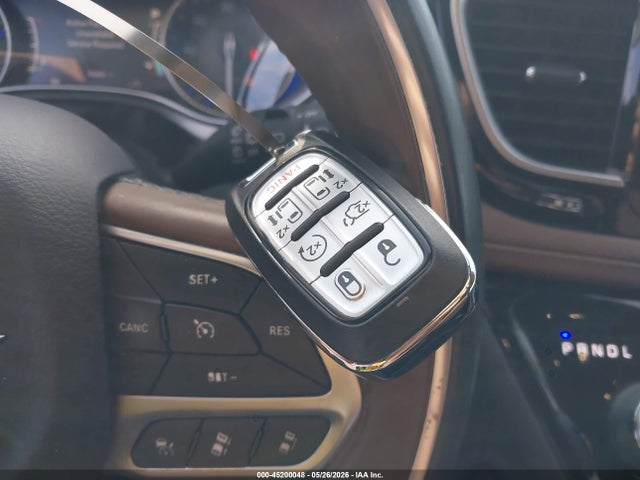 Chrysler Pacifica Limited