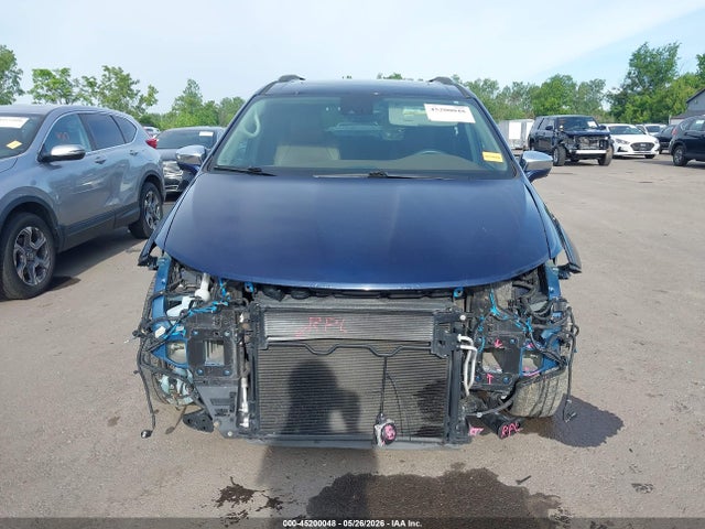 Chrysler Pacifica Limited