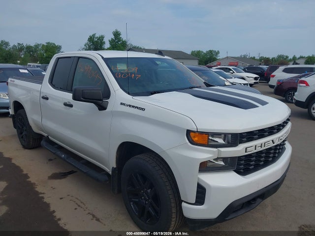 Chevrolet Silverado 1500 4wd  Standard Bed Custom