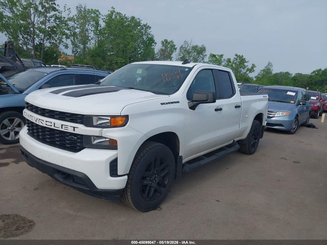 Chevrolet Silverado 1500 4wd  Standard Bed Custom
