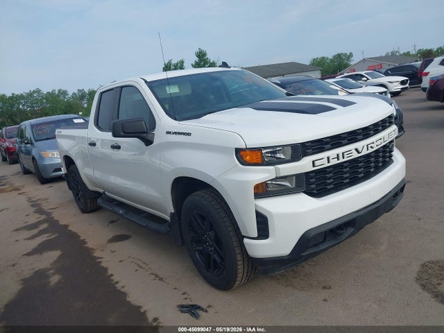 Salvage Chevrolet Silverado 1500 Image