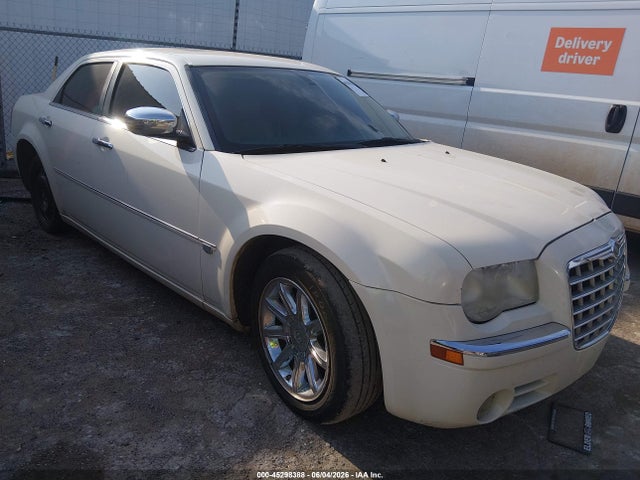 Salvage Chrysler 300c Image