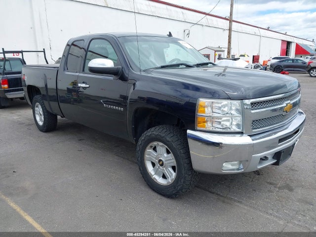 Salvage Chevrolet Silverado 1500 Image