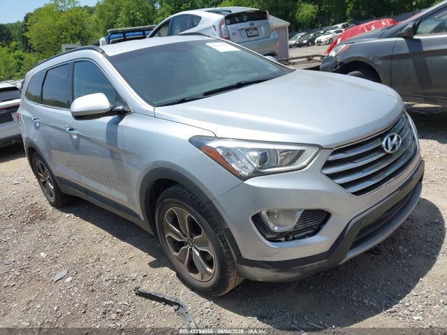 Salvage Hyundai SANTA FE Image