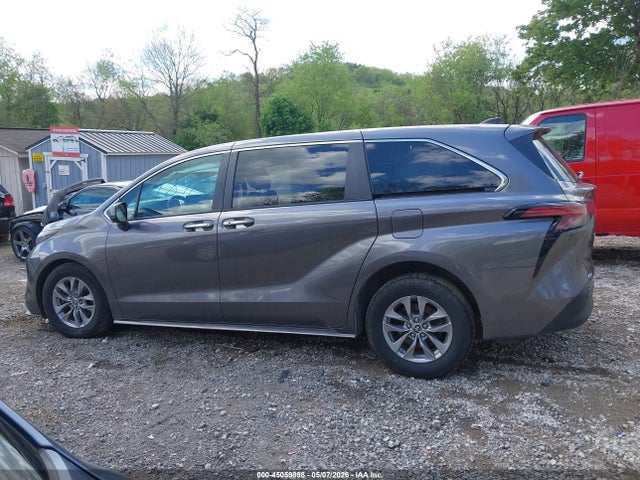 Toyota Sienna Xle