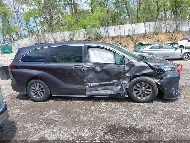 Toyota Sienna Xle